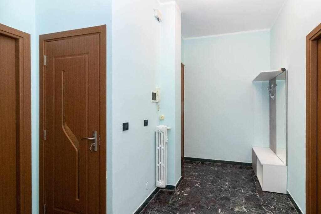 Appartamento A Pochi Passi Dalla Stazione Comodo A Coppie E Famiglie, Casa Ferrucci Колленьо Экстерьер фото