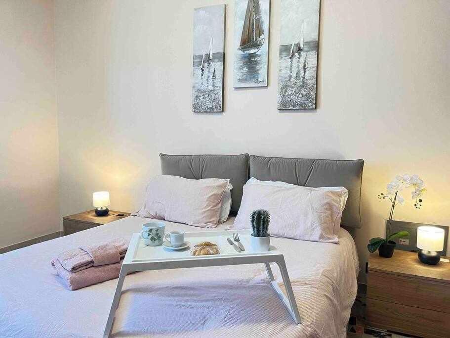 Appartamento A Pochi Passi Dalla Stazione Comodo A Coppie E Famiglie, Casa Ferrucci Колленьо Экстерьер фото