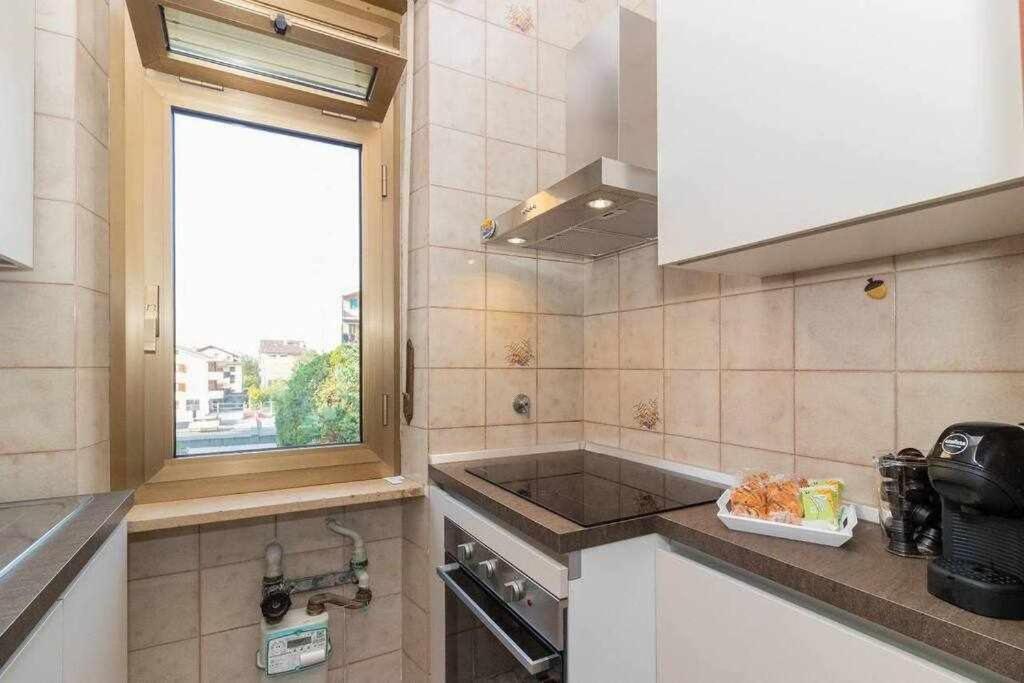 Appartamento A Pochi Passi Dalla Stazione Comodo A Coppie E Famiglie, Casa Ferrucci Колленьо Экстерьер фото